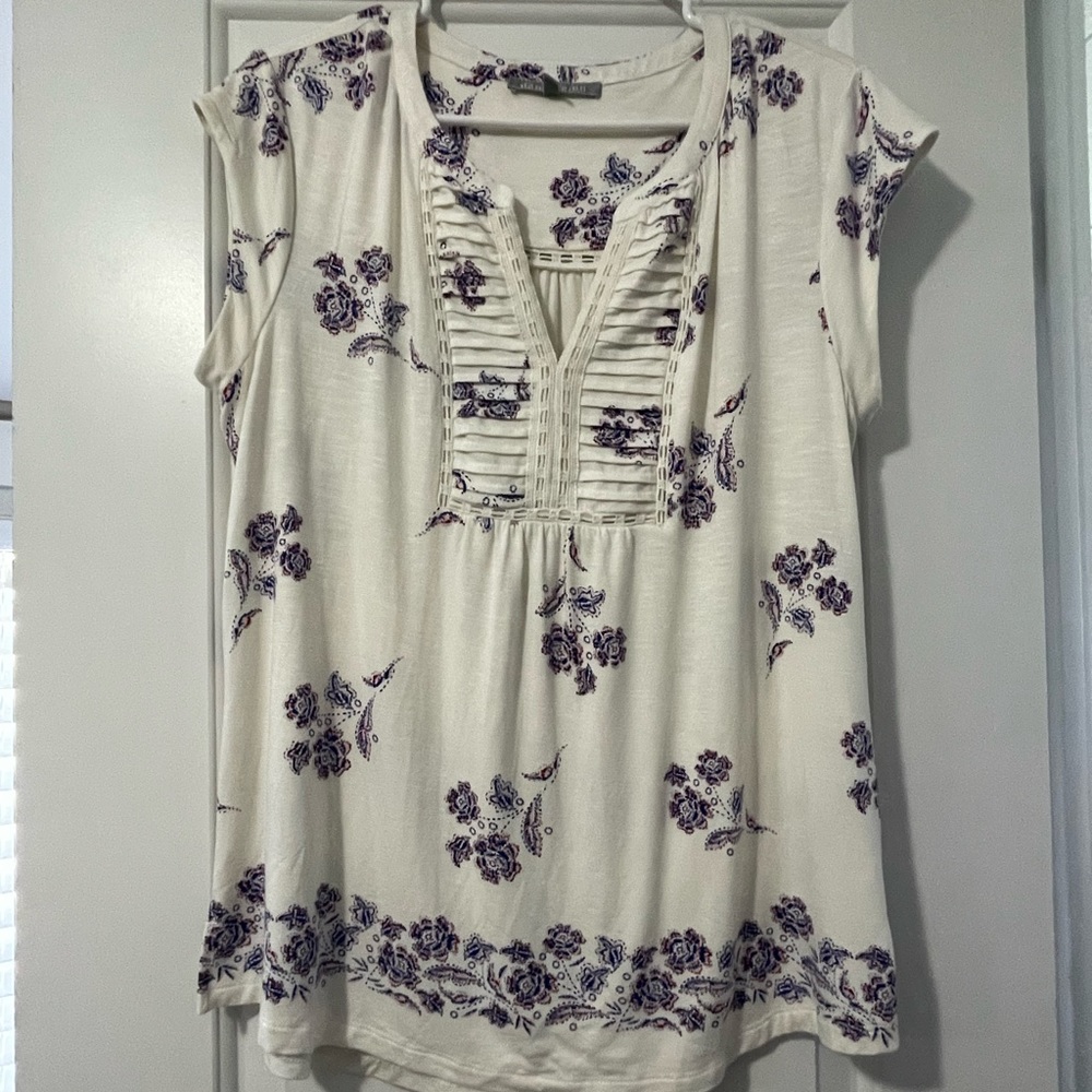 Daniel Rainn floral top. Stitch fix - worn once.